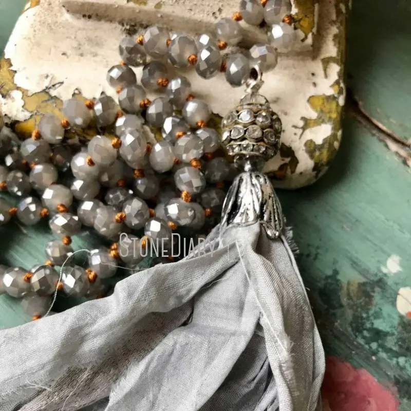 NM18297 Серое Стеклянное Хрустальное Потертое Сари с шелковой кисточкой, ожерелье с ручным узлом, Посеребренные украшения в стиле бохо-богемия