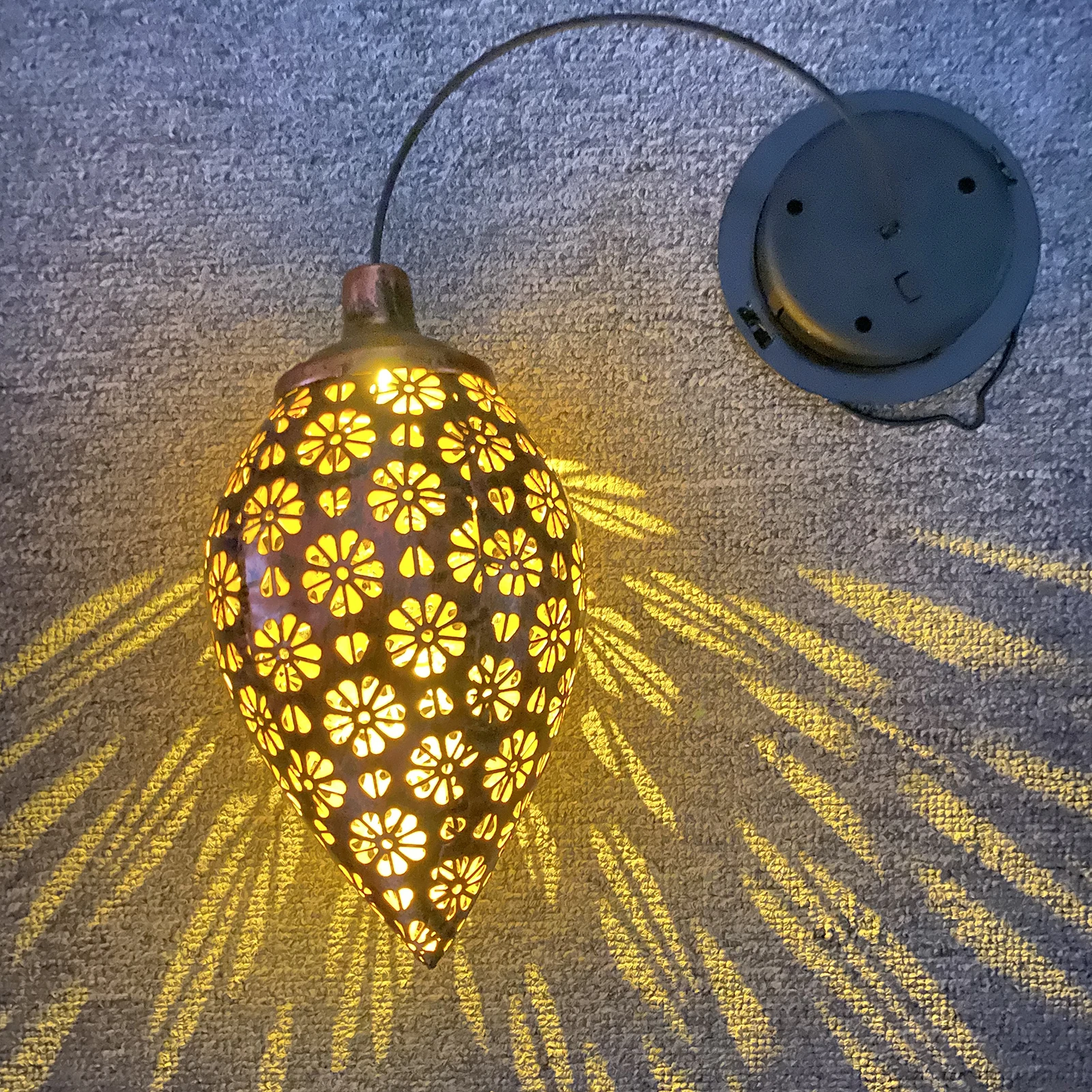 Светодиодный солнечный фонарь, полый Водонепроницаемый садовый светильник, подвесные уличные гирлянды для украшения сада солнечной лампой.